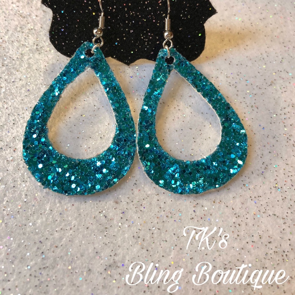 Glamours earrings